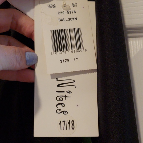 Prom Dress - Picture 3 of 5